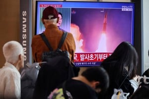 Pyongyang lanzó misiles balísticos que recorrieron más de 900 kilómetros