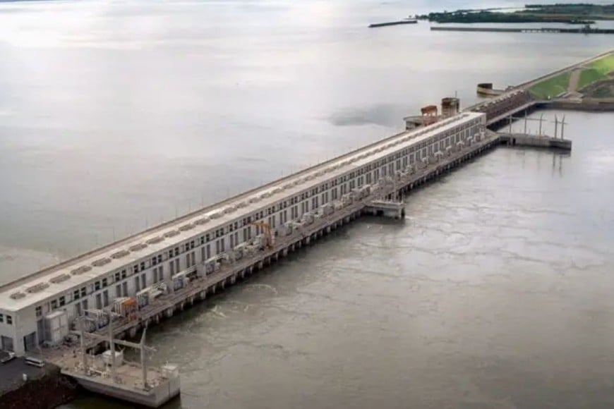 La Entidad Binacional Yacyretá (EBY) a suspender las visitas turísticas y técnicas a la central hidroeléctrica que comparten Argentina y Paraguay.