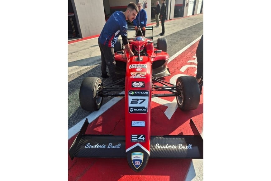 Lázaro Bainotti en el circuito de Cremona, Italia.