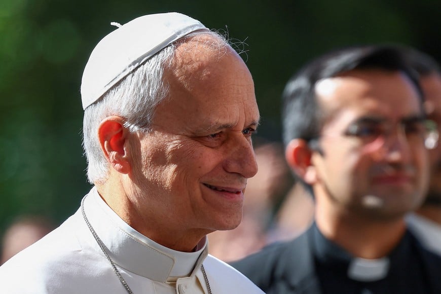Pope Leo arrives at Gemelli Hospital ahead of the pontiff's surgery to remove a lung nodule, in Rome, Italy, October 13, 2026. REUTERS/Guglielmo Mangiapane