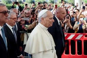 Así llegaba el papa León XIV al hospital Gemelli. REUTERS/Ciro de Luca