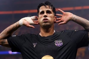 Barcelona goleó en Turquia y es líder.