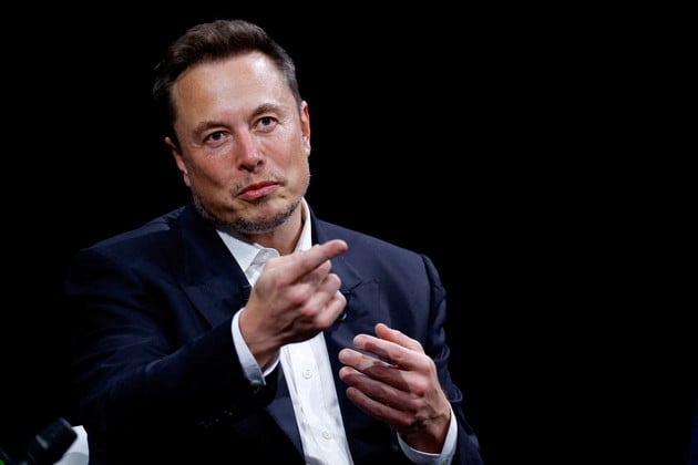 Musk apoya con fondos a candidatos conservadores y causas de derecha.