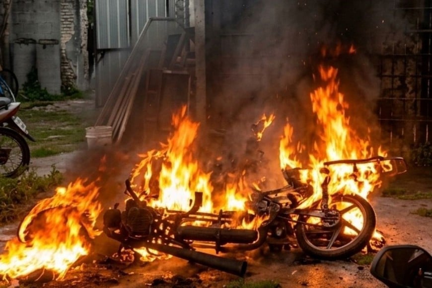 incendio de motos en la Seccional 8va
