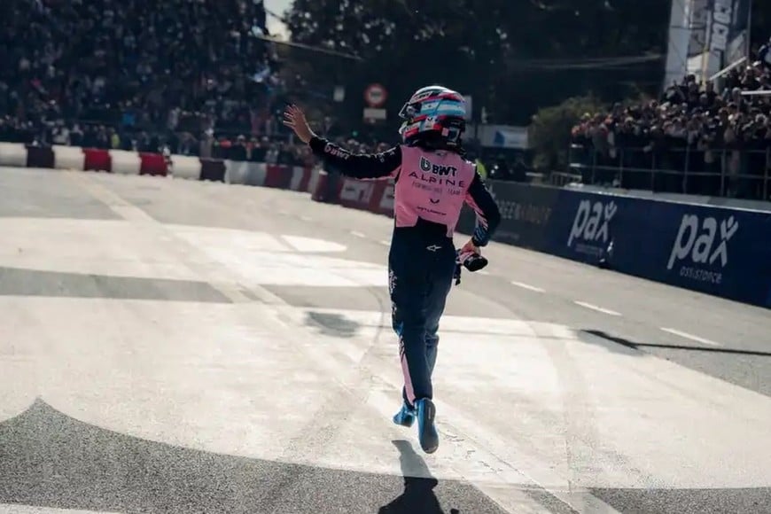 El piloto argentino habló a sus seguidores con agradecimiento, pero también con un pedido que merece atención.