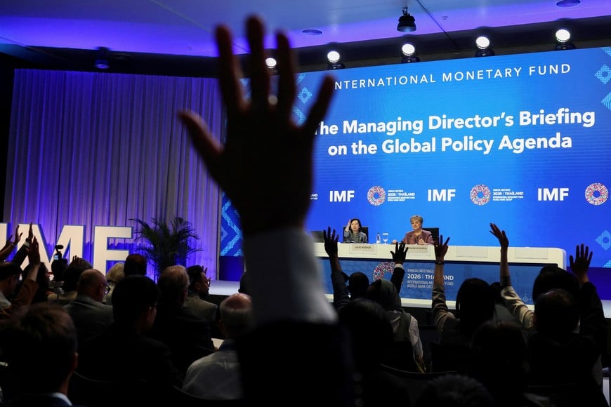 Members of the media raise their hands as IMF Managing Director Kristalina Georgieva attends a press conference at the IMF/World Bank 2026 Annual Meetings at Queen Sirikit National Convention Center (QSNCC) in Bangkok, Thailand, October 14, 2026. REUTERS/Athit Perawongmeth