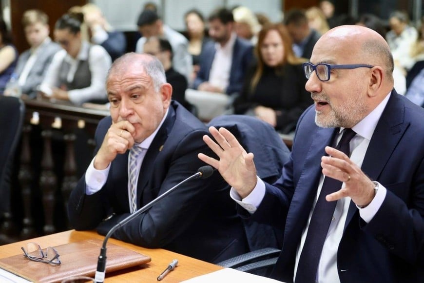 El senador Luis Juez y el juez Diego Barroetaveña oficiaron de acusadores.
