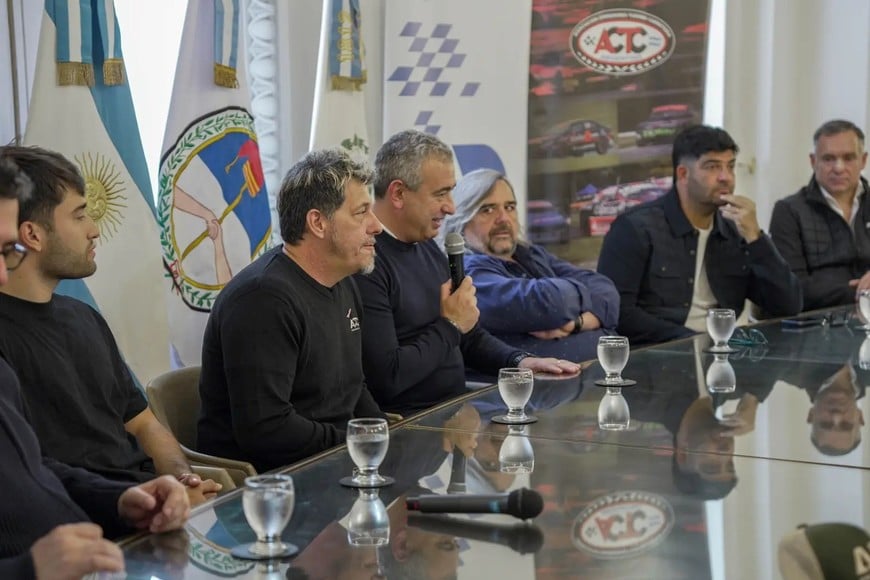Rosario presentó el regreso del Turismo Carretera después de siete años