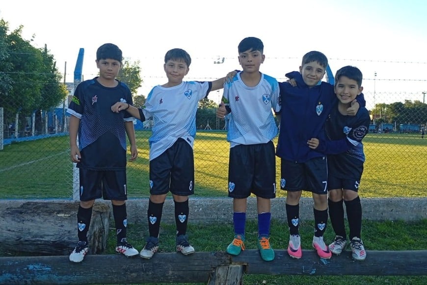 La alegría de compartir y jugar al fútbol: la pasión y la ilusión de los chicos le dieron color a la jornada en Ciclón Racing.