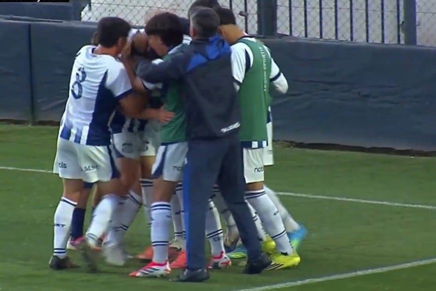 Talleres festeja la goleada ante Unión.