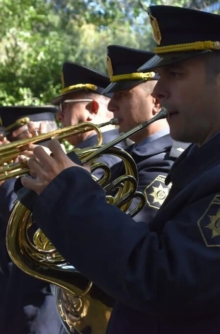 207 años celebra la formación musical de la policía provincial.
