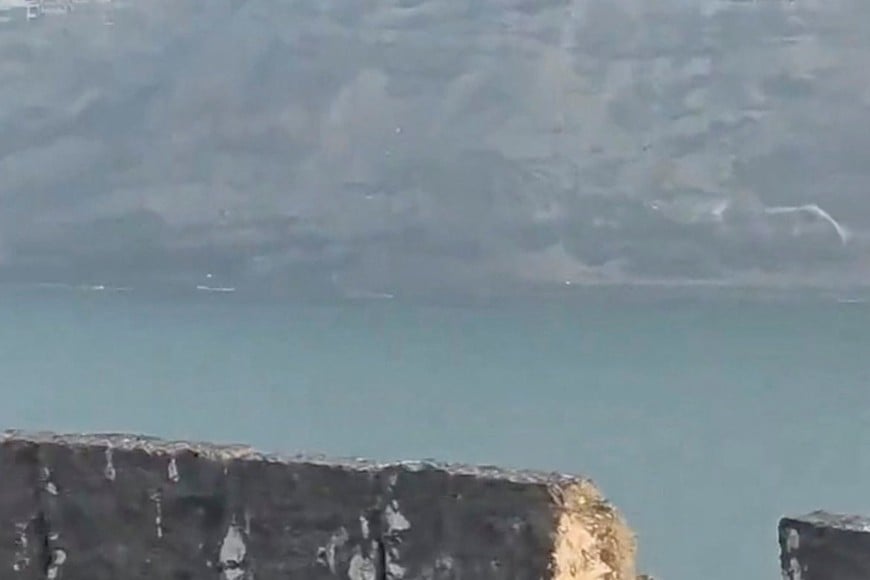 Smoke billows from the presidential palace complex following an attack by Yemen's Houthis, according to government officials, in Aden, Yemen, October 15, 2026, in this screen grab obtained from a social media video. Social Media/via REUTERS THIS IMAGE HAS BEEN SUPPLIED BY A THIRD PARTY. NO RESALES. NO ARCHIVES.
Verification:
-Reuters verified the location of the video as Aden, Yemen from the buildings, utility towers and coastline which matched archive and satellite imagery.
-The date when the footage was filmed was verified from an official statement released by Yemen’s internationally recognized government Information Minister Moammar al-Eryani about the attack by the Houthis at the presidential palace complex on October 15.
-Houthi-run Saba news agency said the group had targeted a military operations headquarters run by Saudi officers at the complex.
-No old results found posted online before October 15, 2026.