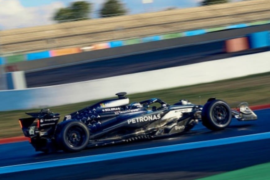 Mercedes y Pirelli completaron dos días de pruebas con la mirada en 2027