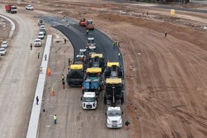 El Gálvez prueba el nuevo asfalto para recibir al MotoGP en 2027.