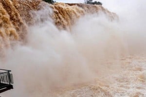 El Iguazú y el Paraná siguen bajo presión por el aumento del caudal