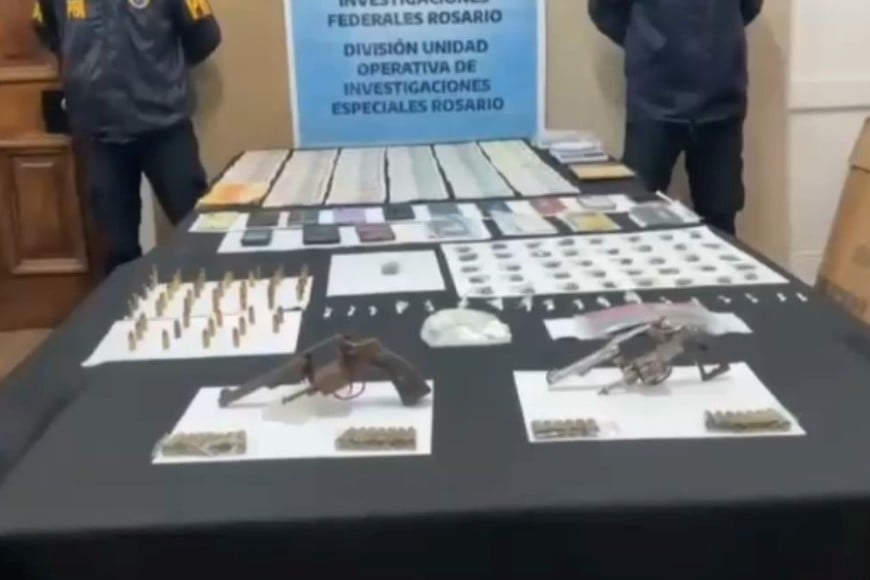 Los uniformados secuestraron dos armas de fuego y municiones. Foto: El Litoral