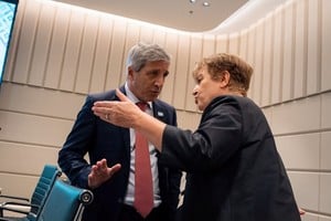 Durante la cumbre económica en Tailandia, la titular del Fondo Monetario Internacional destacó la implementación del programa económico argentino y abrió la puerta al pago anticipado de la deuda.