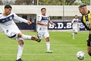 El empate de Deportivo Madryn le abrió la puerta al elenco rojinegro para posicionarse en los puestos de privilegio a tres fechas del final.