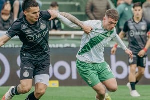 El Bicho de La Paternal derrotó por 1 a 0 a Banfield y alcanzó a Boca en el liderazgo de la tabla general.