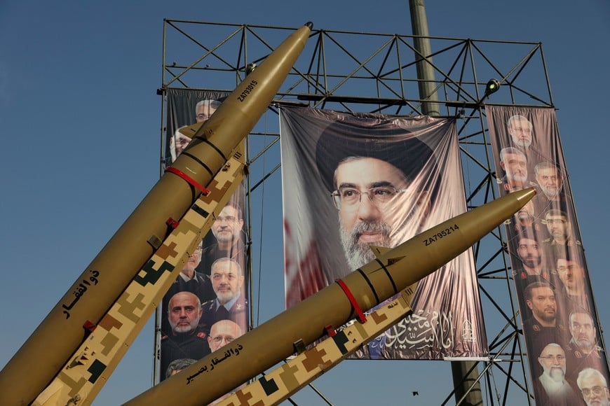 Iranian missiles are displayed next to a banner with a picture of Iran's Supreme Leader Mojtaba Khamenei, on a street in Tehran, Iran, September 27, 2026. Majid Asgaripour/WANA (West Asia News Agency) via REUTERS ATTENTION EDITORS - THIS PICTURE WAS PROVIDED BY A THIRD PARTY. ISRAEL OUT. NO COMMERCIAL OR EDITORIAL SALES IN ISRAEL. NO ACCESS FOR ISRAELI MEDIA. NO USE BBC PERSIAN. NO USE VOA PERSIAN. NO USE MANOTO. NO USE IRAN INTERNATIONAL. NO USE RADIO FARDA. DIGITAL: NO USE BBC PERSIAN. NO USE VOA PERSIAN. NO USE MANOTO. NO USE IRAN INTERNATIONAL. NO USE RADIO FARDA.