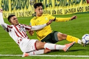 Instituto venció a Defensa por 1 a 0.
