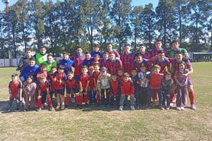 La Perla ganó y lo festejó. Foto: El Litoral