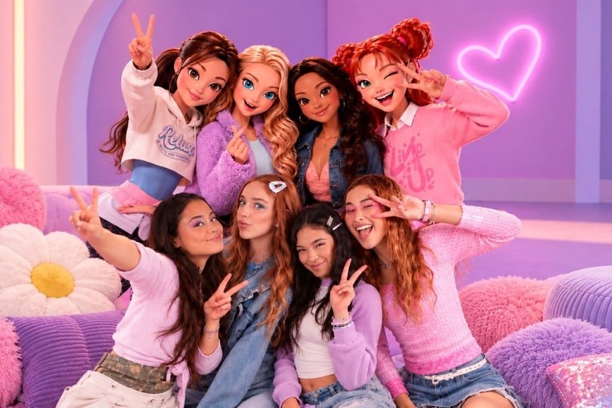 Universo STARClub: Adriana Artieda es Roma, Julieta Neiman es Nastya, Nicole Fernández es Lulú, Francesca Rabinovich es Liv