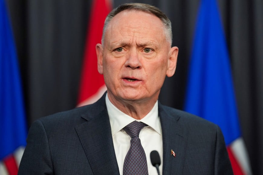 Canadian Defence Minister David McGuinty attends a press conference following a serious incident that resulted in a fire that caused deaths and injuries at Canadian Forces Base (CFB) Wainwright in Alberta on October 17, 2026, in Edmonton, Alberta, Canada October 18, 2026. REUTERS/Todd Korol