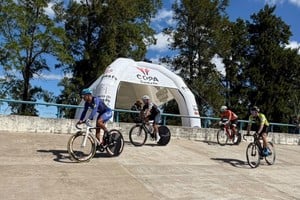 El Velódromo Don Dionisio Francovigh de Rosario recibió la tercera fecha de la Copa Santa Fe de Ciclismo de Pista.