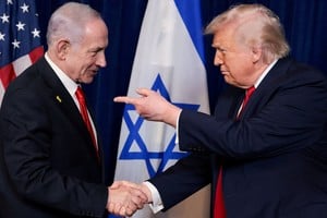 El mandatario estadounidense brindó un fuerte espaldarazo al líder del Likud de cara a las elecciones del 27 de octubre, tras meses de evidente distancia. Foto: REUTERS / Jonathan Ernst.