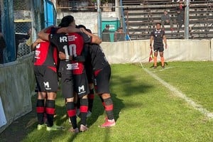 Tras el triunfo rojinegro, el goleador y el arquero ganadores de la jornada dialogaron con El Litoral.