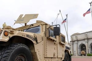 Un miembro de la Guardia Nacional resultó herido de bala mientras intentaba disolver una pelea.