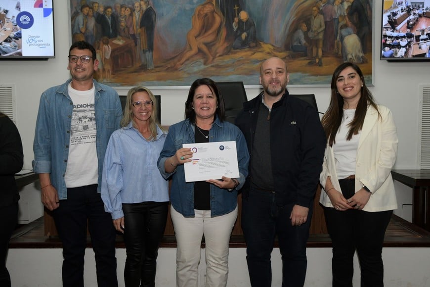En total 16 educadores recibieron una distinción por haber sido "protagonistas". Foto: Manuel Fabatía