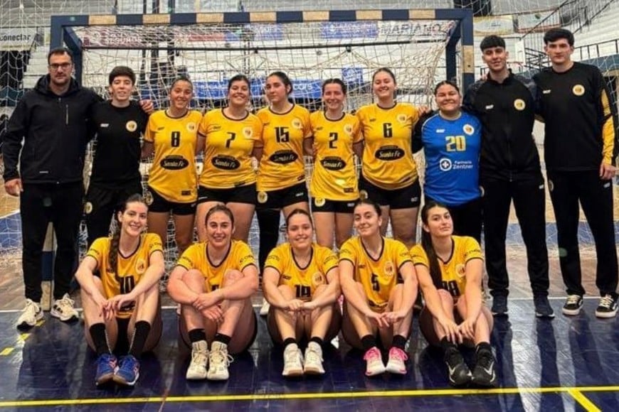 Las cadetes de I.L. Peretz lograron el tercer puesto en el Nacional de Clubes disputado en Córdoba.