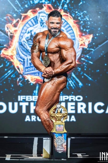 Martínez busca representar a la Argentina en el Mundial de fisicoculturismo.