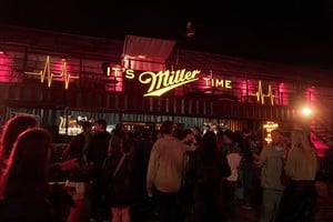 El Galpón reunió música electrónica y al público de Miller durante las dos jornadas.