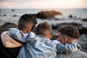 Las relaciones entre hermanos forman parte de las experiencias de la infancia.
