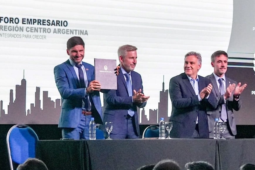 El encuentro se realizó este martes en la capital entrerriana. Crédito: Gobierno de Santa Fe