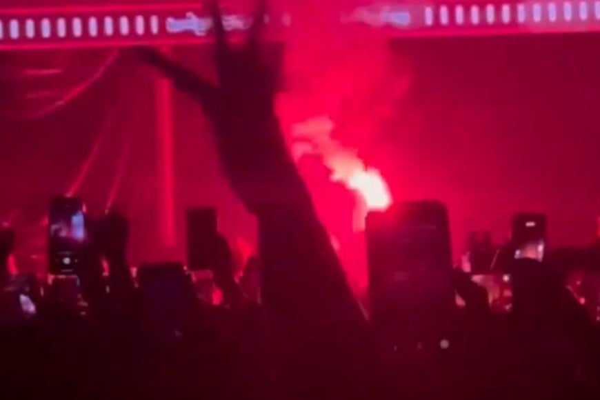 Vincentico frenó el show al advertir una bengala encendida entre los espectadores