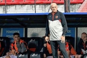 Marcelo Fuentes está en la obligación de reestructurar la mitad de cancha.