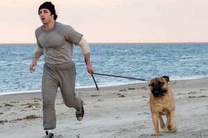 Anthony Ippolito encarna a Stallone. Foto: Amazon MGM Studios