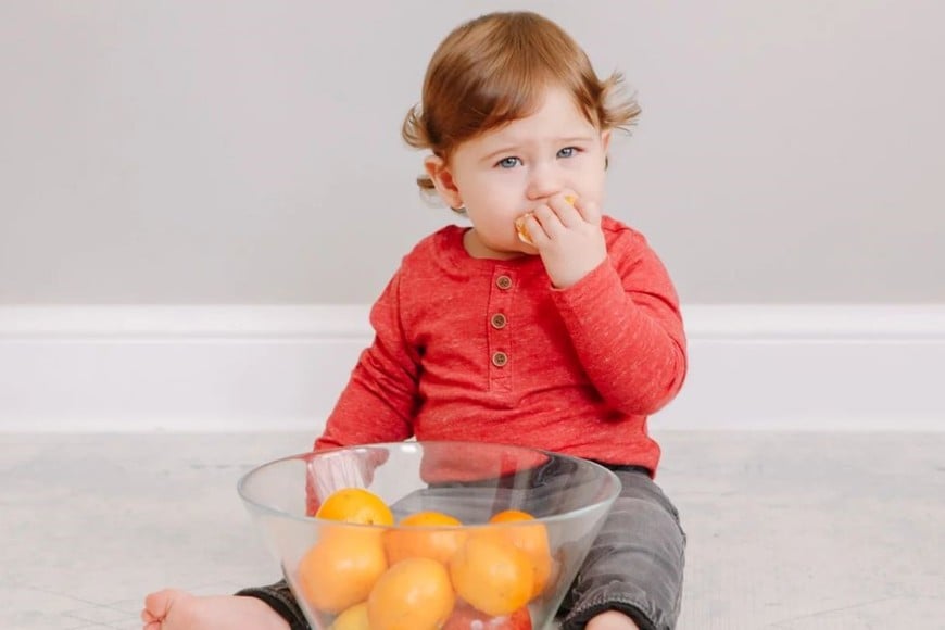 Las decisiones sobre qué alimentos ofrecer, cómo acompañar las comidas y qué hábitos construir tienen un papel importante en la salud de niños y niñas.