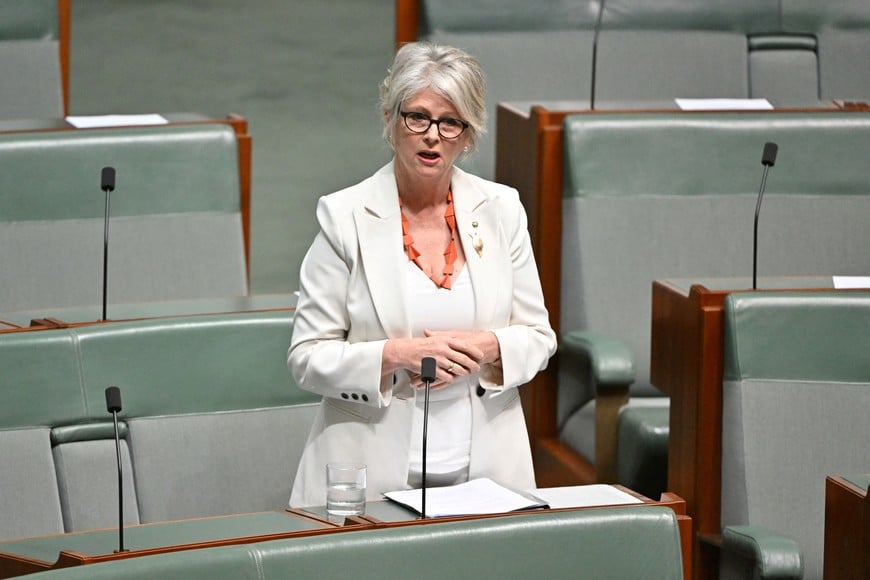 Independent Australian lawmaker Helen Haines speaks during a debate on amendments for the National Anti-Corruption Commission Bill in the House of Representatives at Parliament House in Canberra, Australia, November 24, 2022. AAP/Mick Tsikas via REUTERS ATTENTION EDITORS - THIS IMAGE WAS PROVIDED BY A THIRD PARTY. NO RESALES. NO ARCHIVE. AUSTRALIA OUT. NEW ZEALAND OUT. NO COMMERCIAL OR EDITORIAL SALES IN NEW ZEALAND. NO COMMERCIAL OR EDITORIAL SALES IN AUSTRALIA.