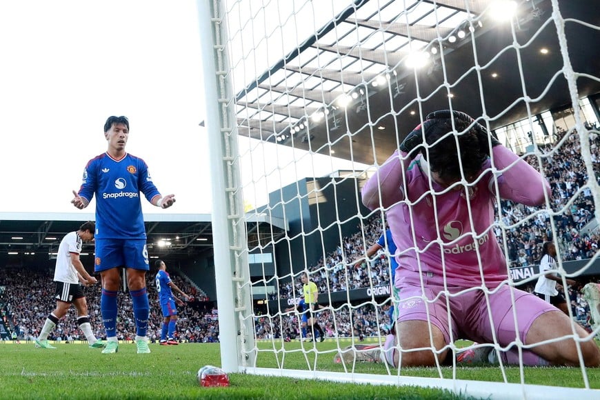 Soccer Football - Premier League - Fulham v Manchester United - Craven Cottage, London, Britain - September 20, 2026
Manchester United's Lisandro Martinez reacts after he scores Fulham's first with an own goal Action Images via Reuters/Peter Cziborra EDITORIAL USE ONLY. NO USE WITH UNAUTHORIZED AUDIO, VIDEO, DATA, FIXTURE LISTS, CLUB/LEAGUE LOGOS OR 'LIVE' SERVICES. ONLINE IN-MATCH USE LIMITED TO 120 IMAGES, NO VIDEO EMULATION. NO USE IN BETTING, GAMES OR SINGLE CLUB/LEAGUE/PLAYER PUBLICATIONS. PLEASE CONTACT YOUR ACCOUNT REPRESENTATIVE FOR FURTHER DETAILS.. TPX IMAGES OF THE DAY