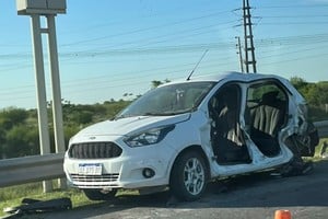 Según trascendió, el suceso vial consistió en una colisión por alcance que involucró directamente a un automóvil y a un camión.