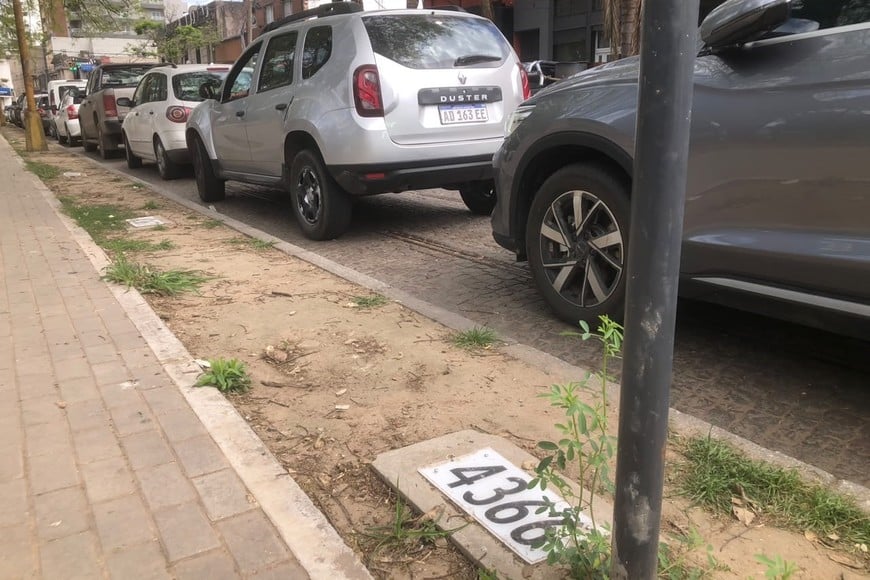 Los conductores pueden buscar el número sobre el pavimento y en la vereda. El Litoral.