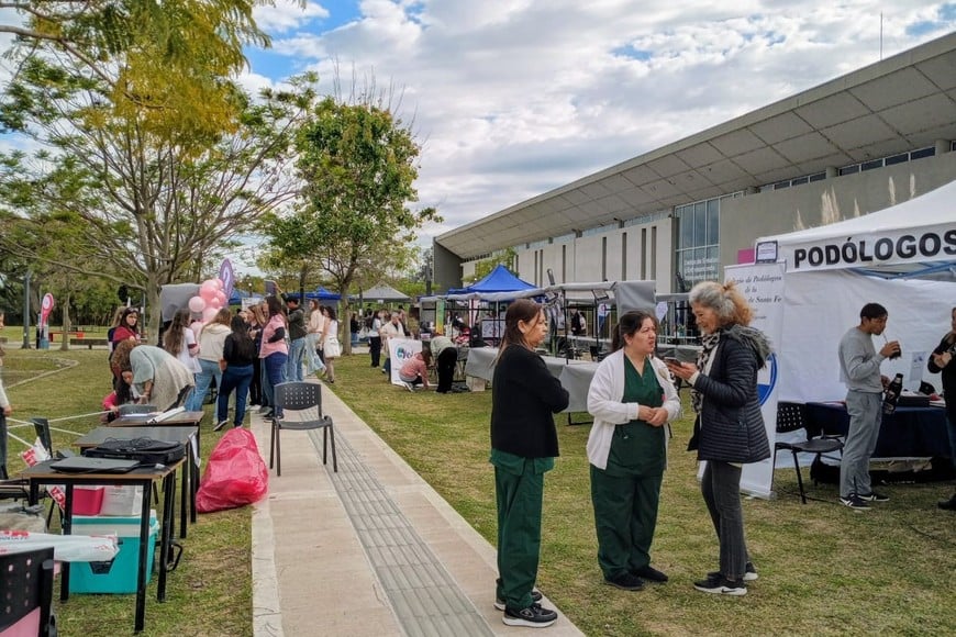 El objetivo central es fortalecer los vínculos entre la universidad y las organizaciones