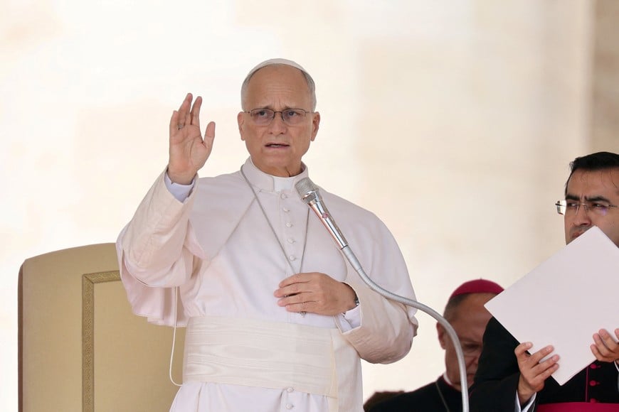 Pope Leo holds his first weekly general audience in St. Peter's Square since cancer surgery, at the Vatican, October 21, 2026. REUTERS/Yara Nardi