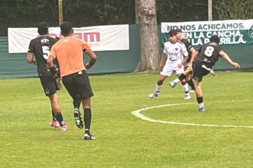 El equipo dirigido por Miguel Robledo sumó tres puntos fundamentales de visitante para escalar posiciones en el certamen de reserva.