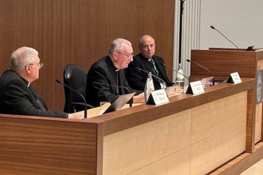 El cardenal Pietro Parolin en el Aula Magna de la Pontificia Universidad Gregoriana de Roma . Crédito: A. Di Bussolo/Vaticano